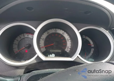 2014 Toyota Tacoma z USA, uszkodzony, nr VIN 5TFNX4CN8EX034024